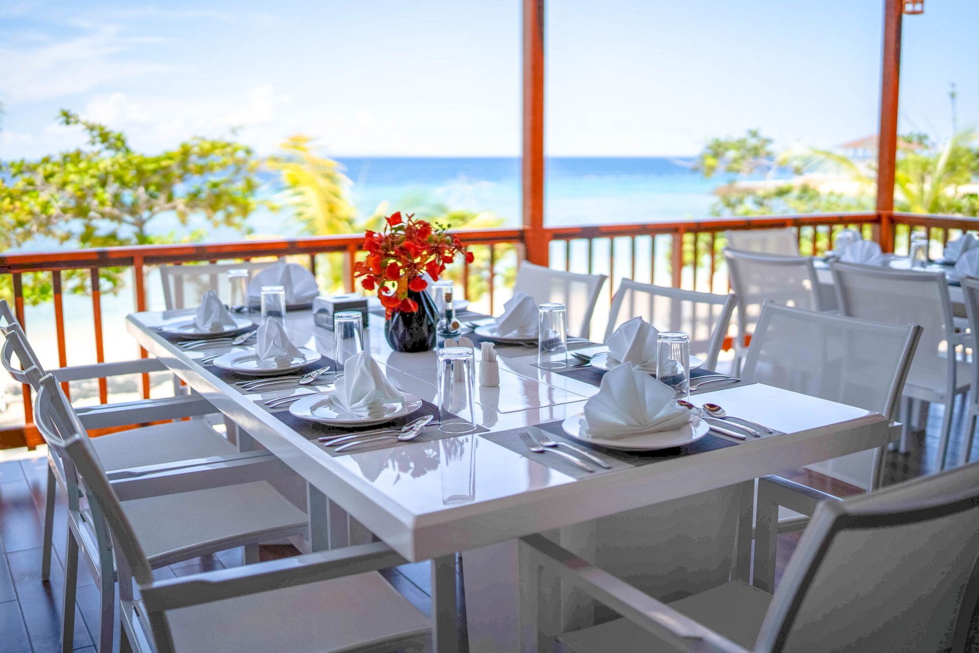 La Playa Bar & Cafe